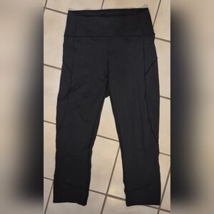 Lululemon In Movement Crop Everlux 19" — Black (Size 6)